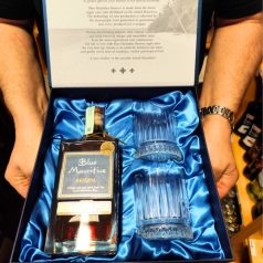   Blue Mauritius Reserva Rum (40%) 0,7l díszdobozos + 2 pohár